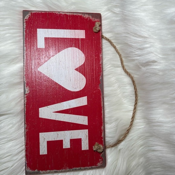 Red Love and Hugs & Kisses Signs - Picture 2 of 5